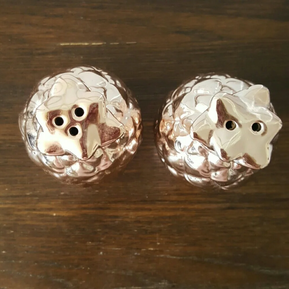 Modcloth Rose Gold Ceramic Pineapple Salt & Pepper Shaker